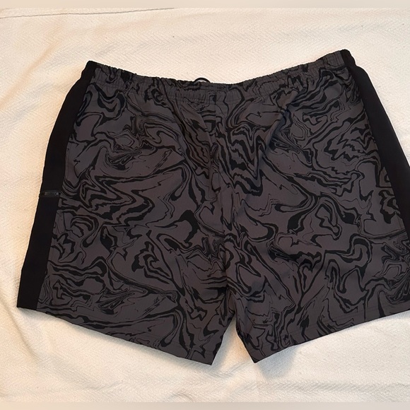 Champion men’s athlete shorts - Picture 4 of 4